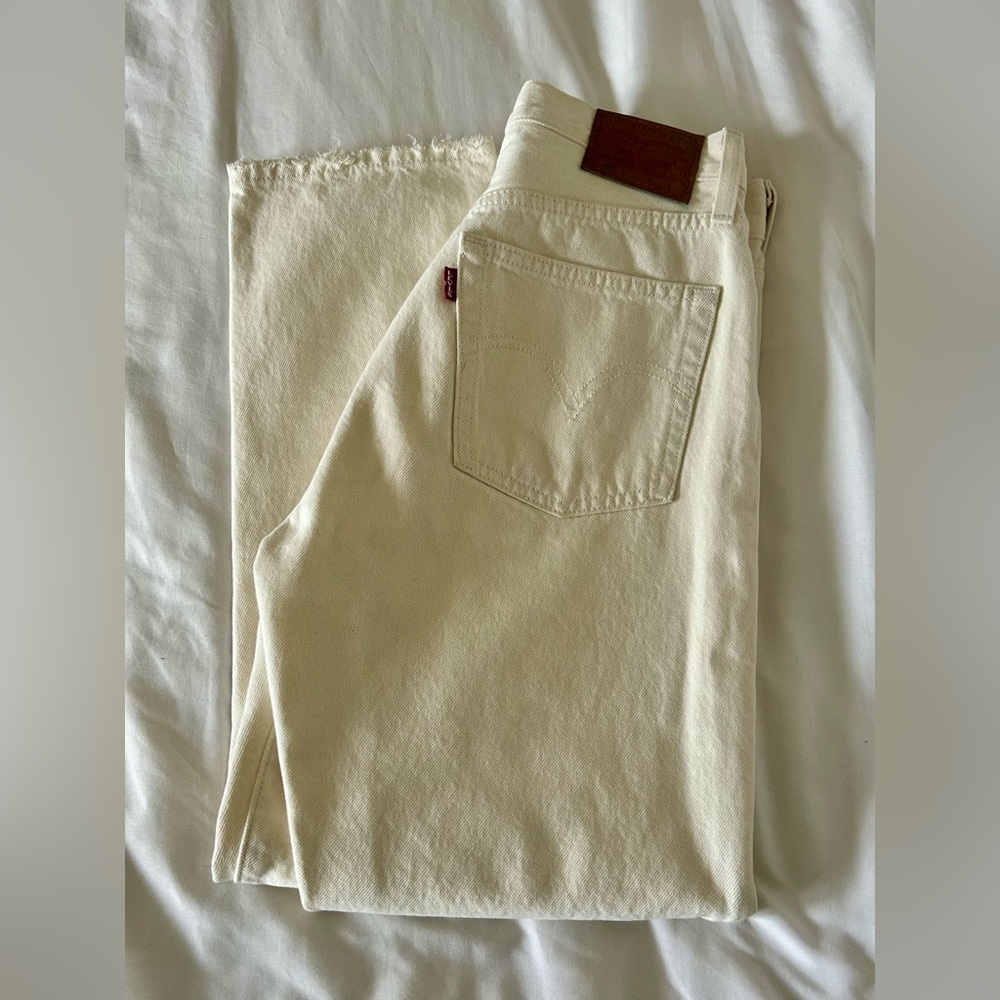 Levi's 501 Crop Ecru Jeans